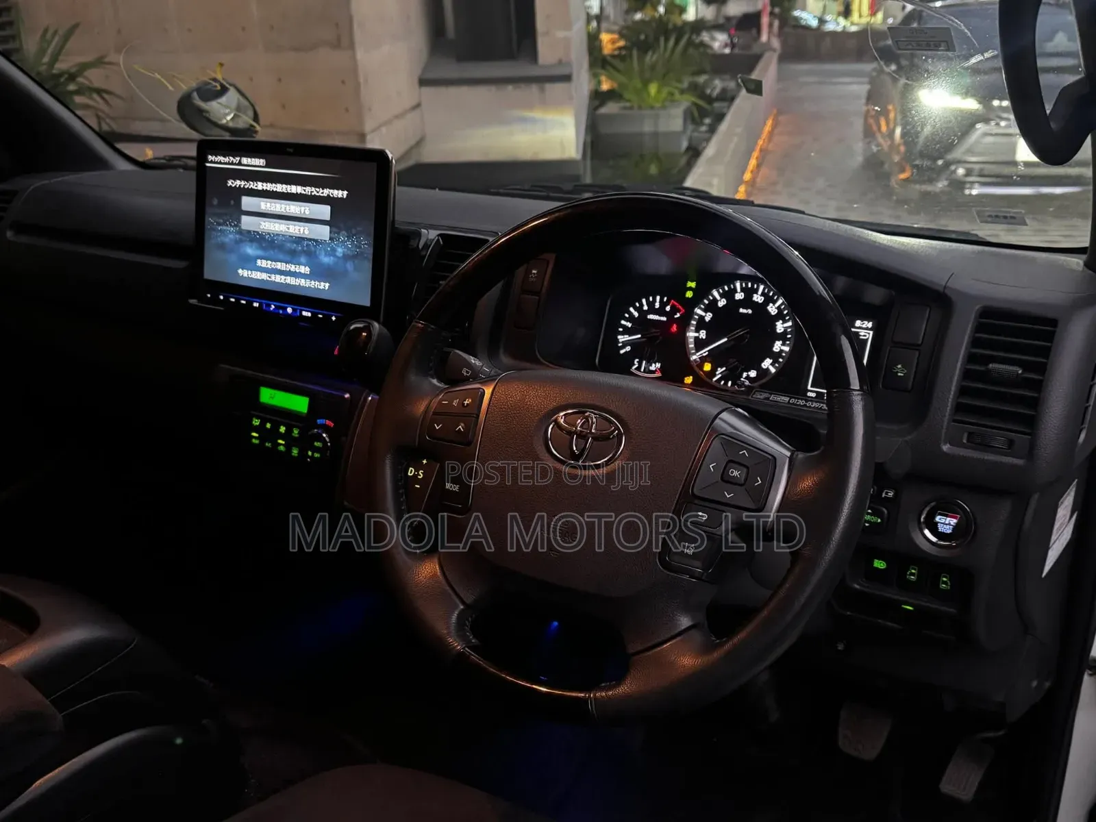 Toyota HiAce 2019 White