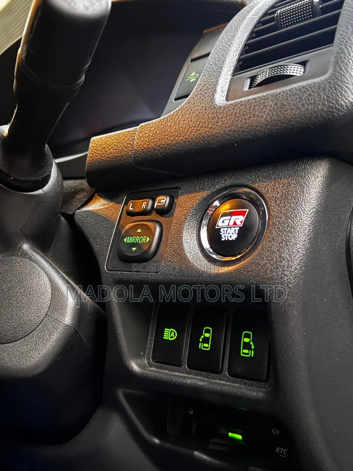 Toyota HiAce 2019 White