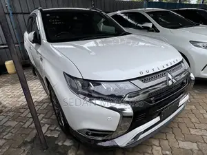 Mitsubishi Outlander 2019 Pearl