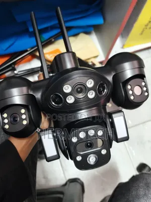 Adjustable Angles PTZ Solar Energy Powered CCTV With 4 Screen Display