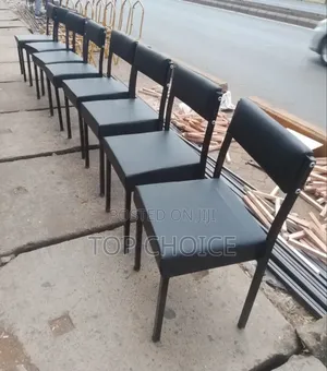 Visitors /Caterina Chairs