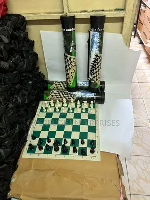 Easy to Fold Tournament Chess