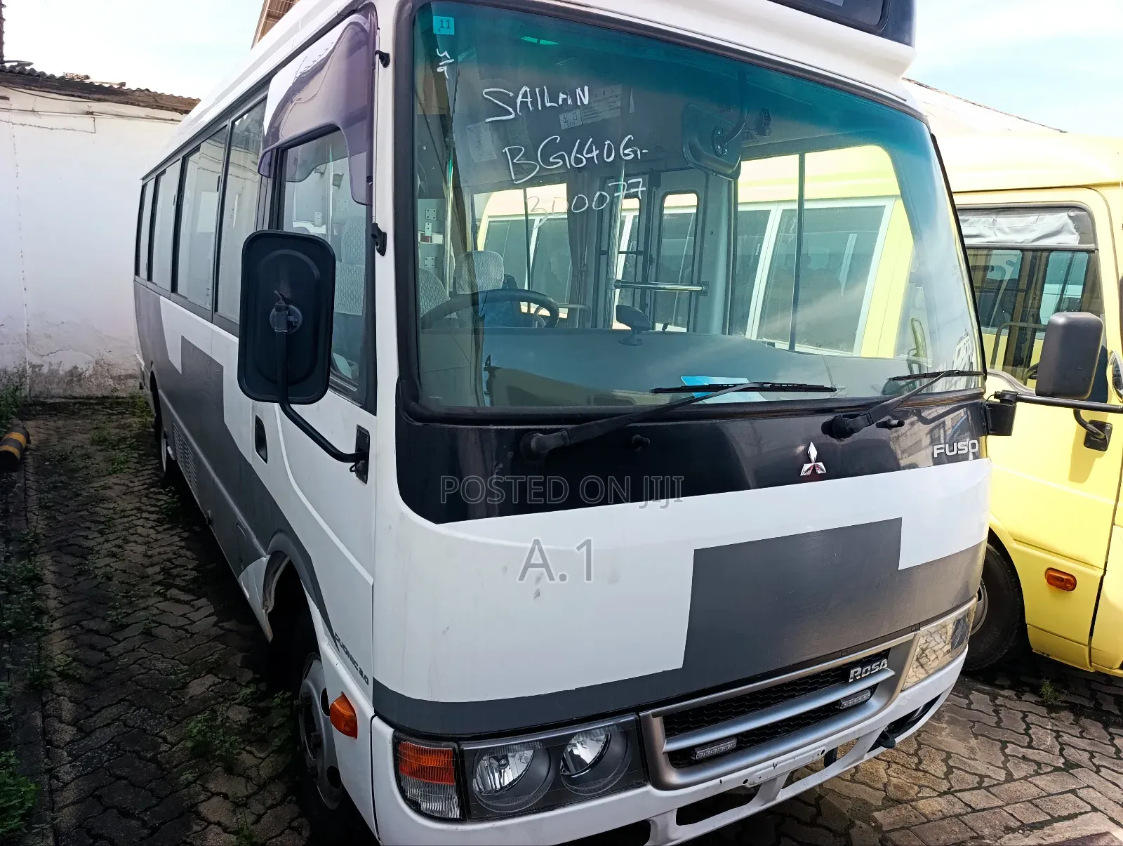 Mitsubishi Fuso Rosa 2019 White