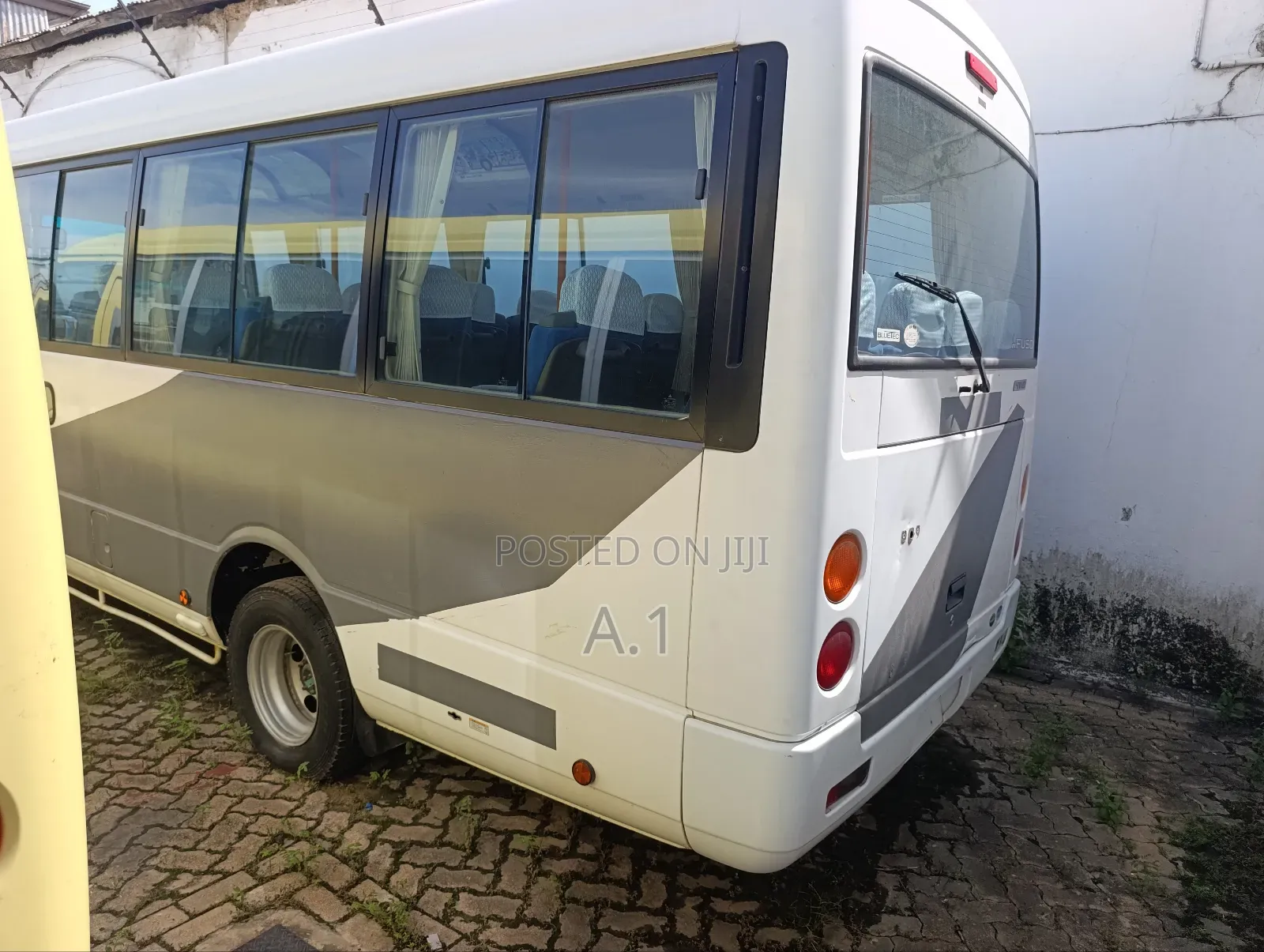 Mitsubishi Fuso Rosa 2019 White