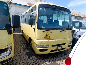 Nissan Civilian 2019 Yellow