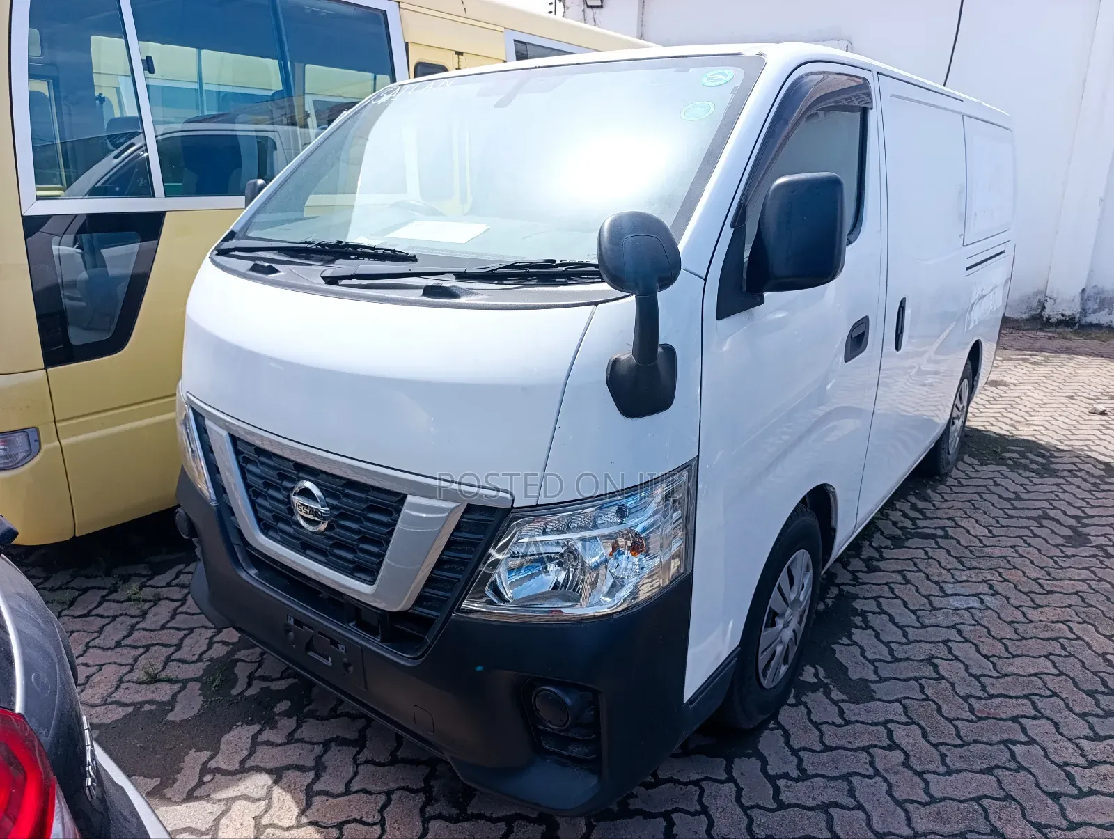 Nissan Caravan (Urvan) 2019 White