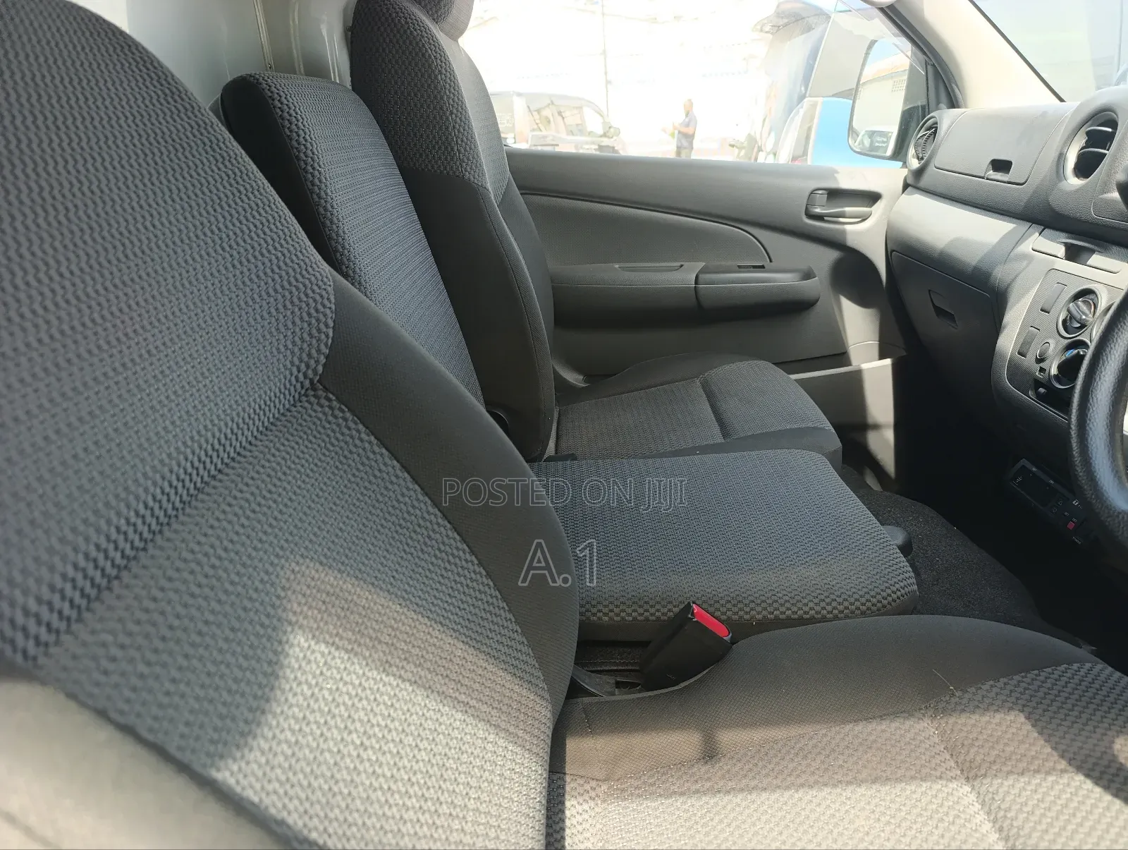 Nissan Caravan (Urvan) 2019 White