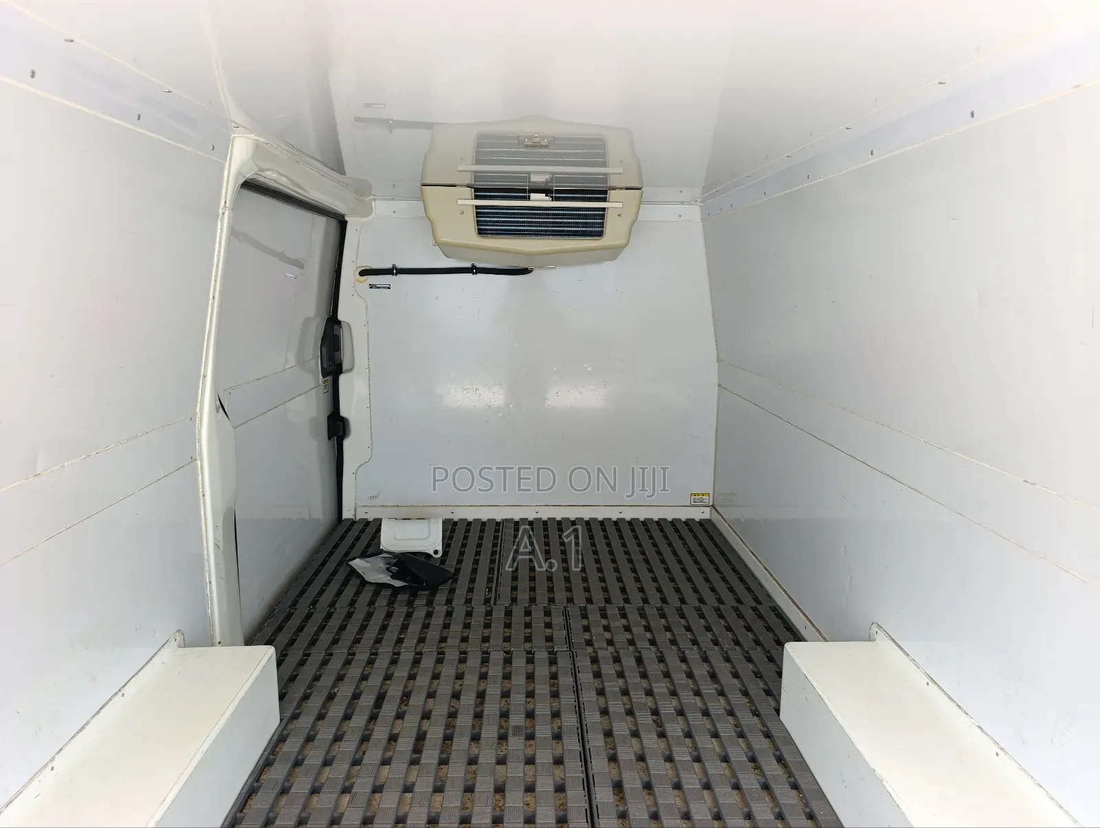 Nissan Caravan (Urvan) 2019 White