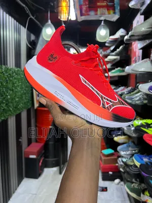 Mizuno Neo Vista “Red”
Sizes:38-45