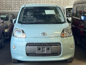 Toyota Porte 2019 Blue