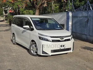 Toyota Voxy 2018 White