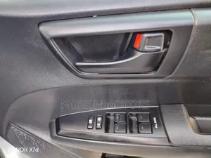 Toyota Corolla Fielder 2019 Silver
