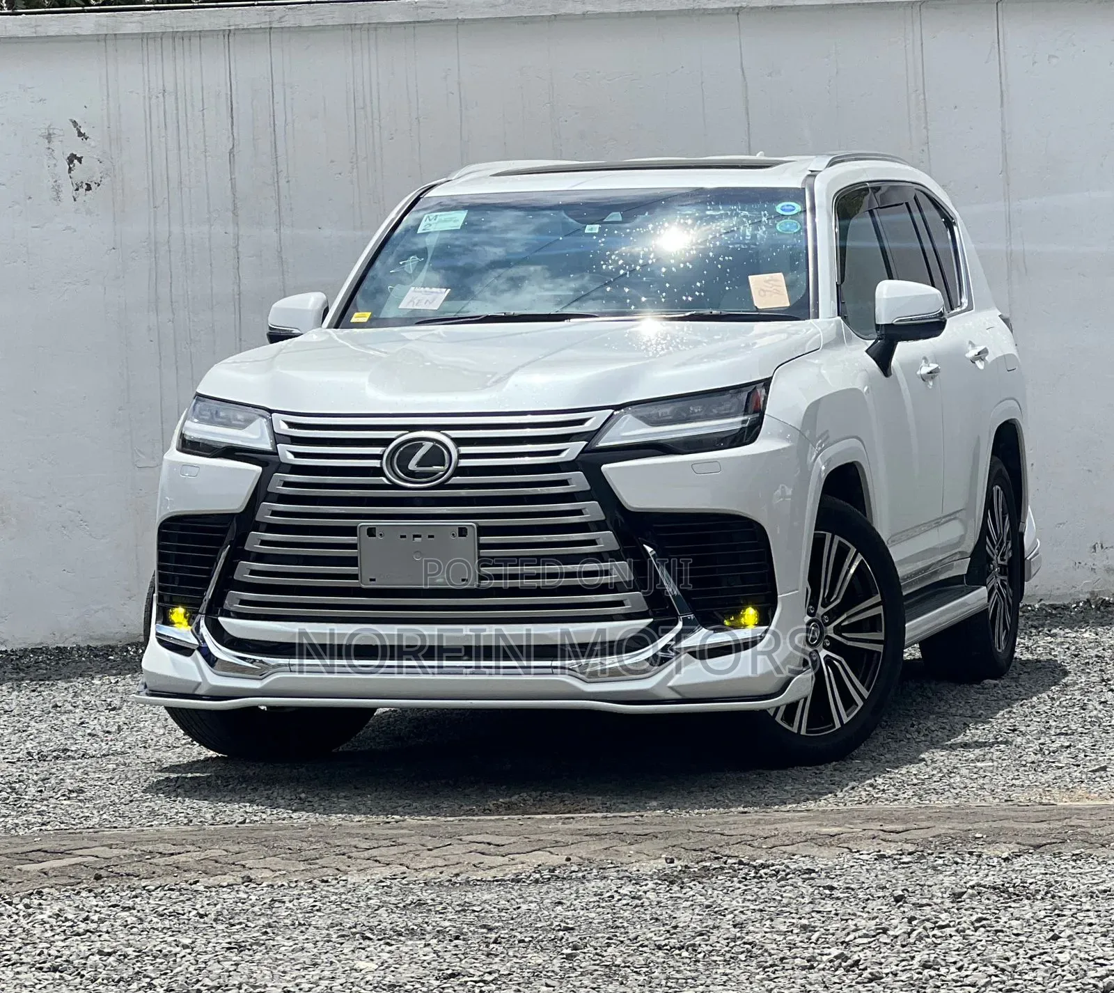 Lexus LX LX 600 2023 White