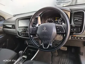 Mitsubishi Outlander 2018 White