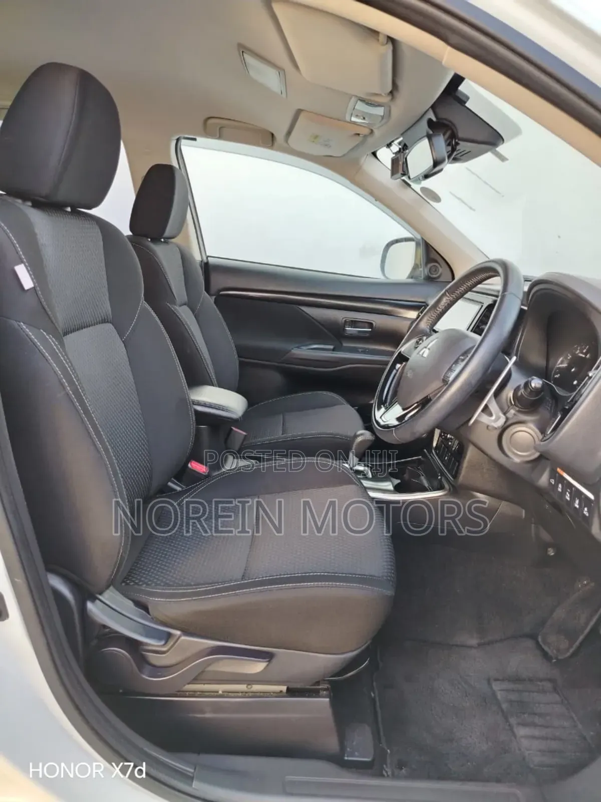 Mitsubishi Outlander 2018 White