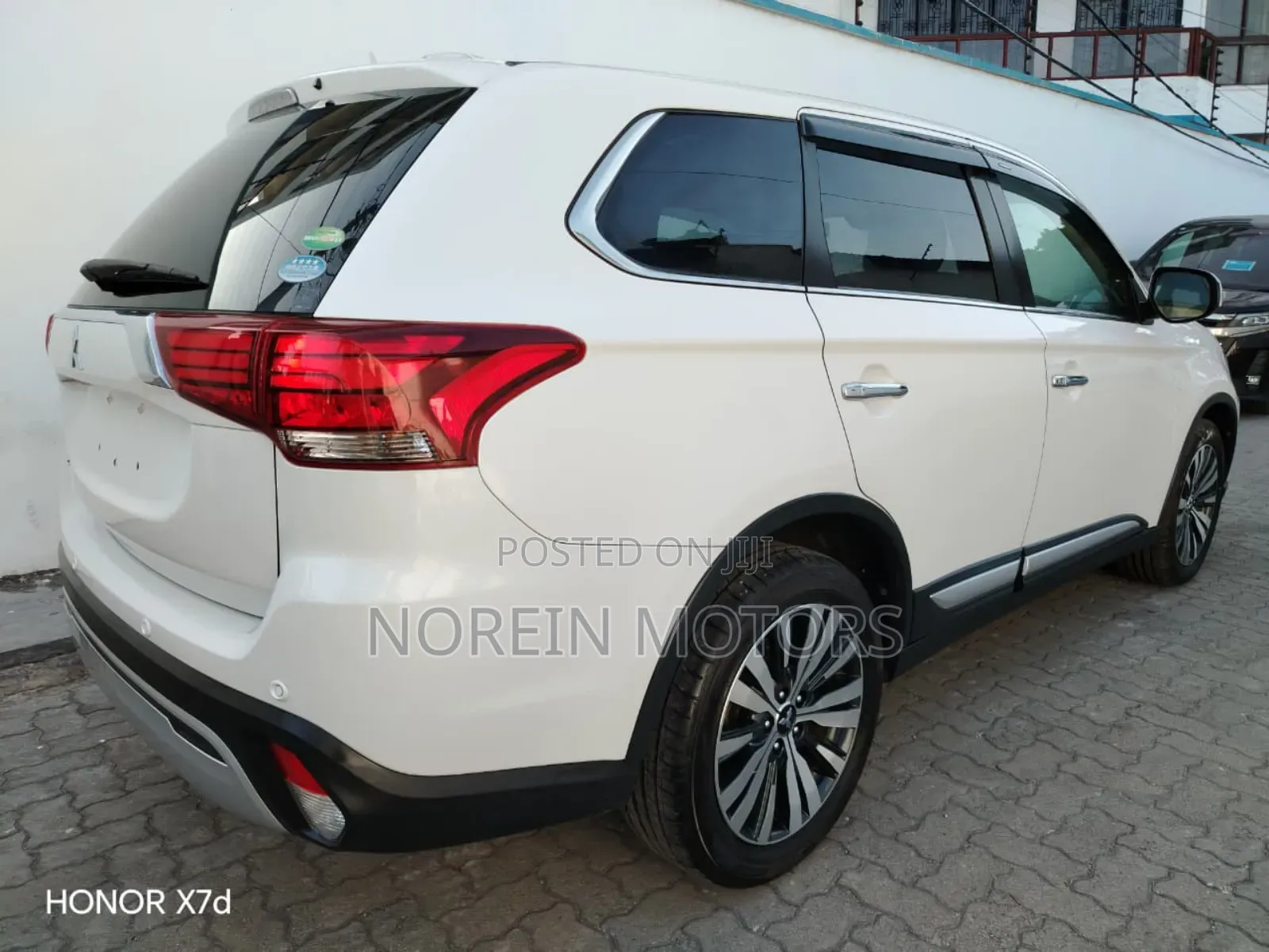 Mitsubishi Outlander 2018 White