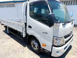 Hino Dutro Long Chase