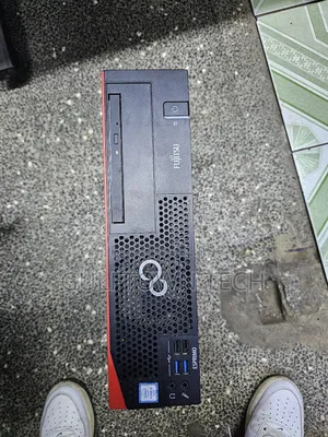 Desktop Computer Fujitsu Esprimo P557/power 8GB Intel Core i5 HDD 160GB
