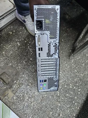 Desktop Computer Fujitsu Esprimo P557/power 8GB Intel Core i5 HDD 160GB
