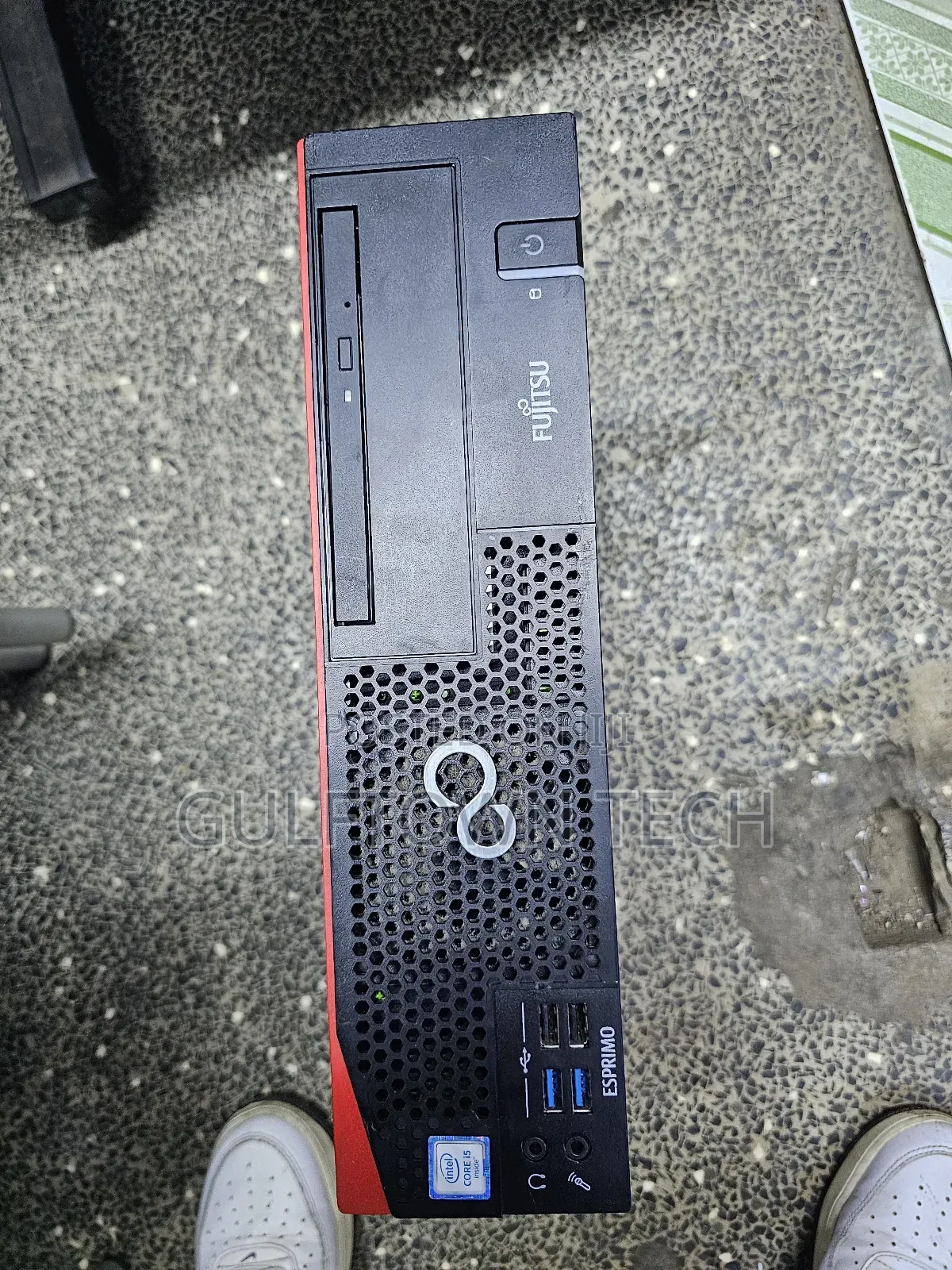 Desktop Computer Fujitsu Esprimo P557/power 8GB Intel Core i5 HDD 160GB