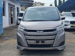 Toyota Noah 2018 Gray