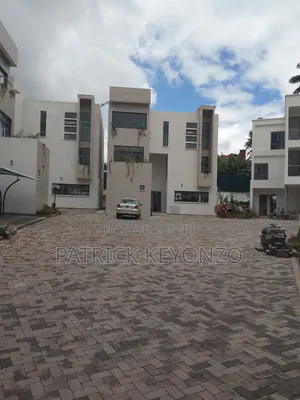 5bdrm Townhouse / Terrace in Elmoro Gardens, Lavington for rent