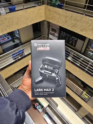 Hollyland Lark Max 2 Combo 4-Person Wireless Microphone
