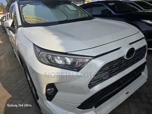 Toyota RAV4 2021 Off white