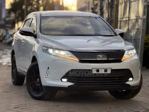 Toyota Harrier 2.0 2019 White