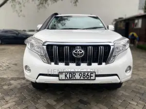 Toyota Land Cruiser Prado 2017 White