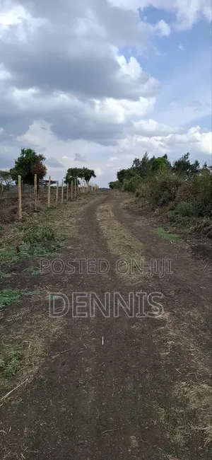 Distress Sale. Must Sell. Quarter 1⁄4 Acre Plot for Sale in Kiserian