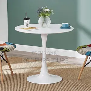Coffee Table; Sleek Round Marble Coffee Table