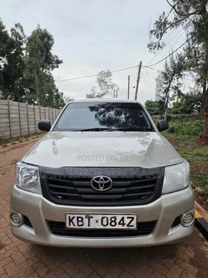 Toyota Hilux 2013 Gold