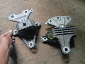 Honda N-Box Engine Mounting