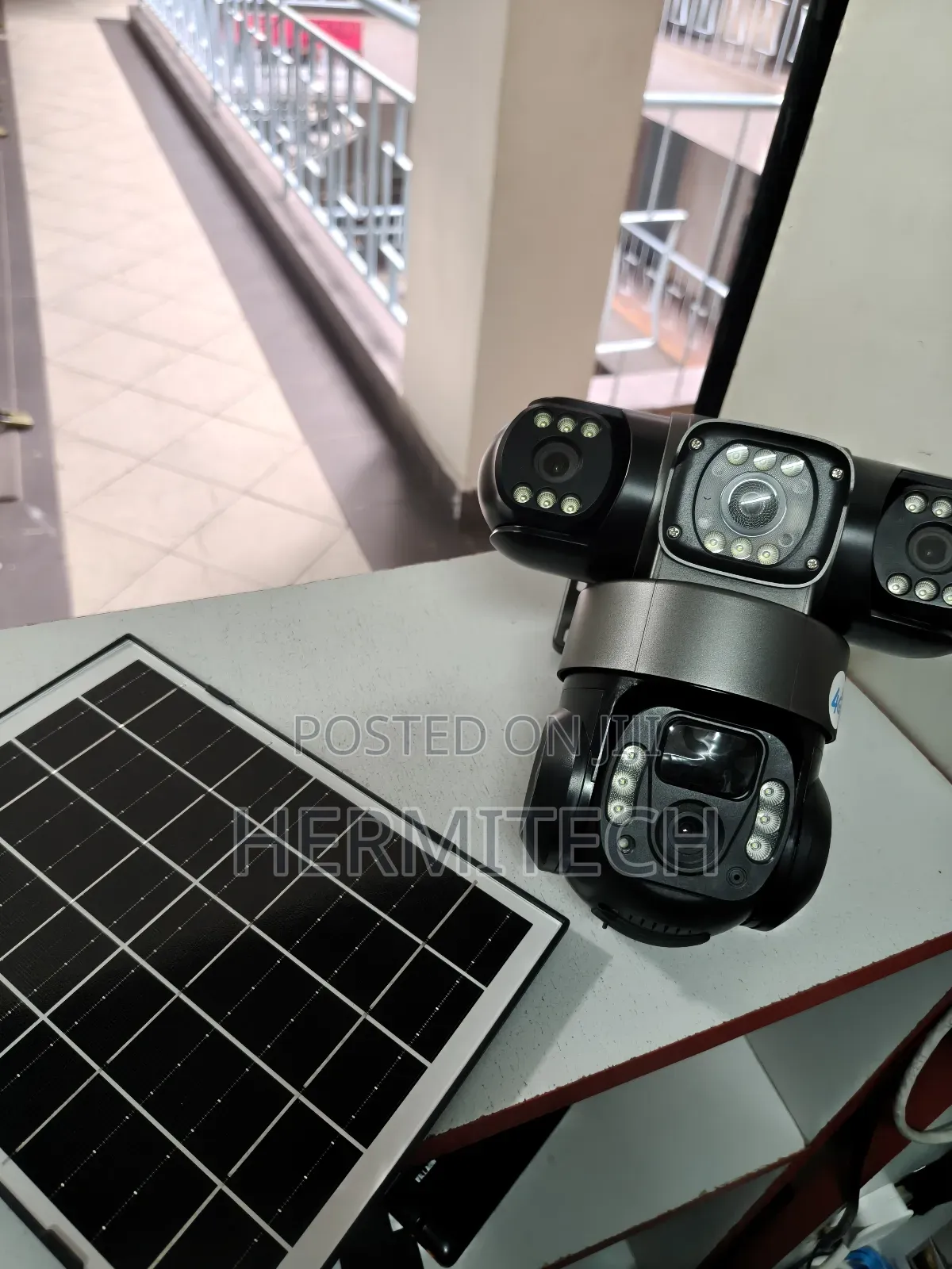 Triple Lens Triple Screen Different Angle Capture 4g Solar Camera