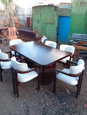 Clean 6 Sitter Dining Tables