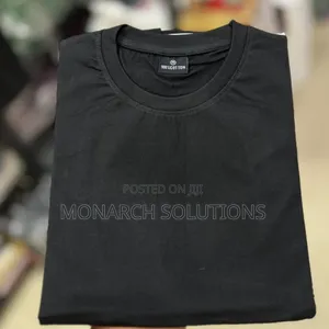 Dark Plain Roundneck Black Tshirt