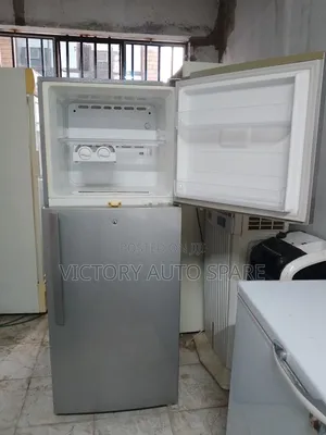 Top Freezer Refrigerator (Samsung)