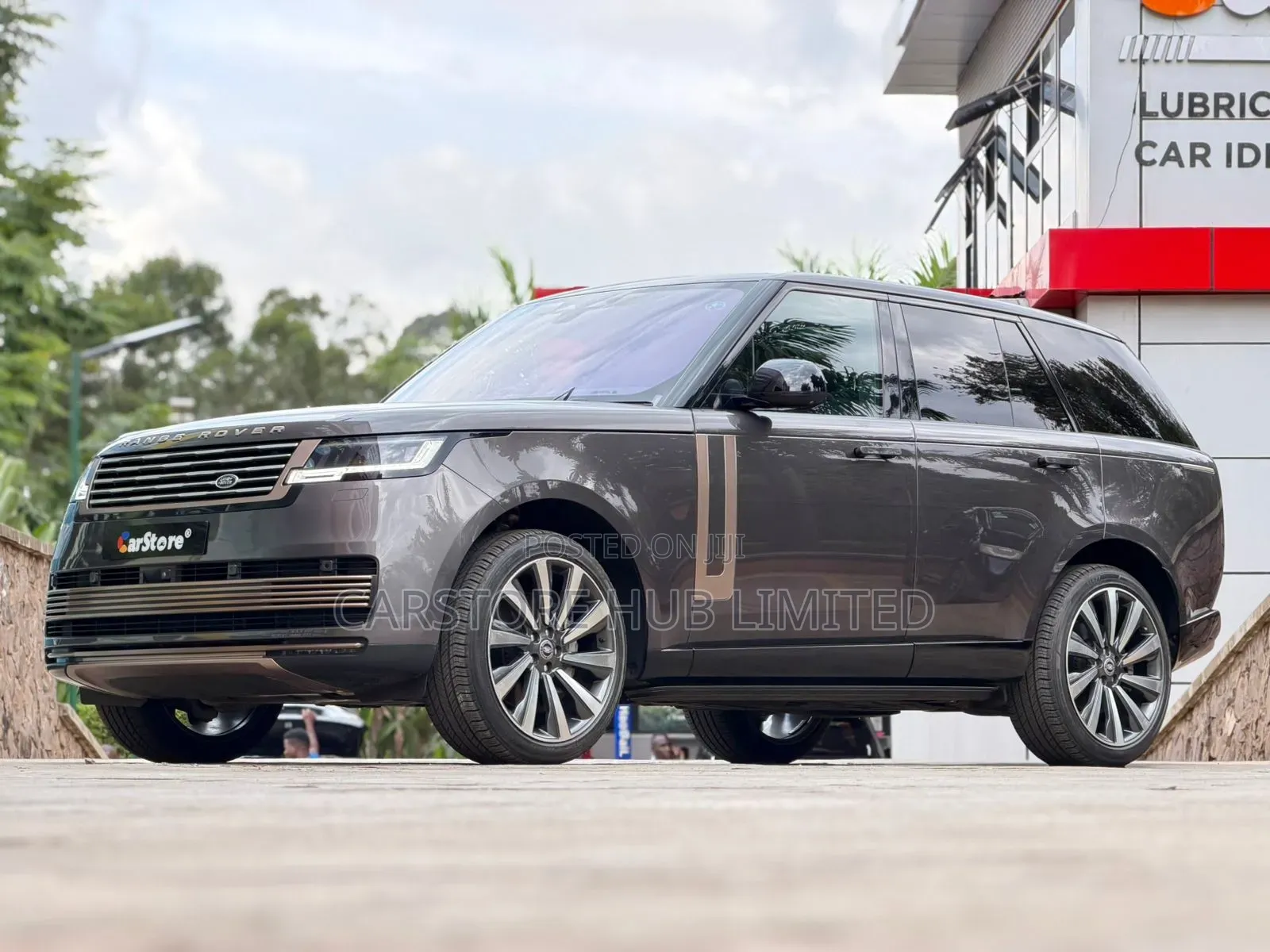Land Rover Range Rover Vogue 2023 Brown