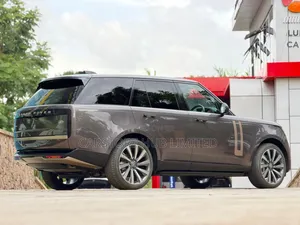 Land Rover Range Rover Vogue 2023 Brown