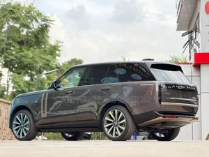 Land Rover Range Rover Vogue 2023 Brown
