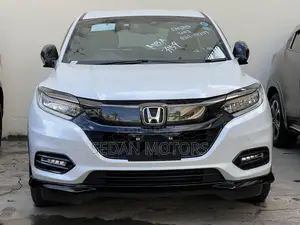 Honda Vezel 2019 Off white