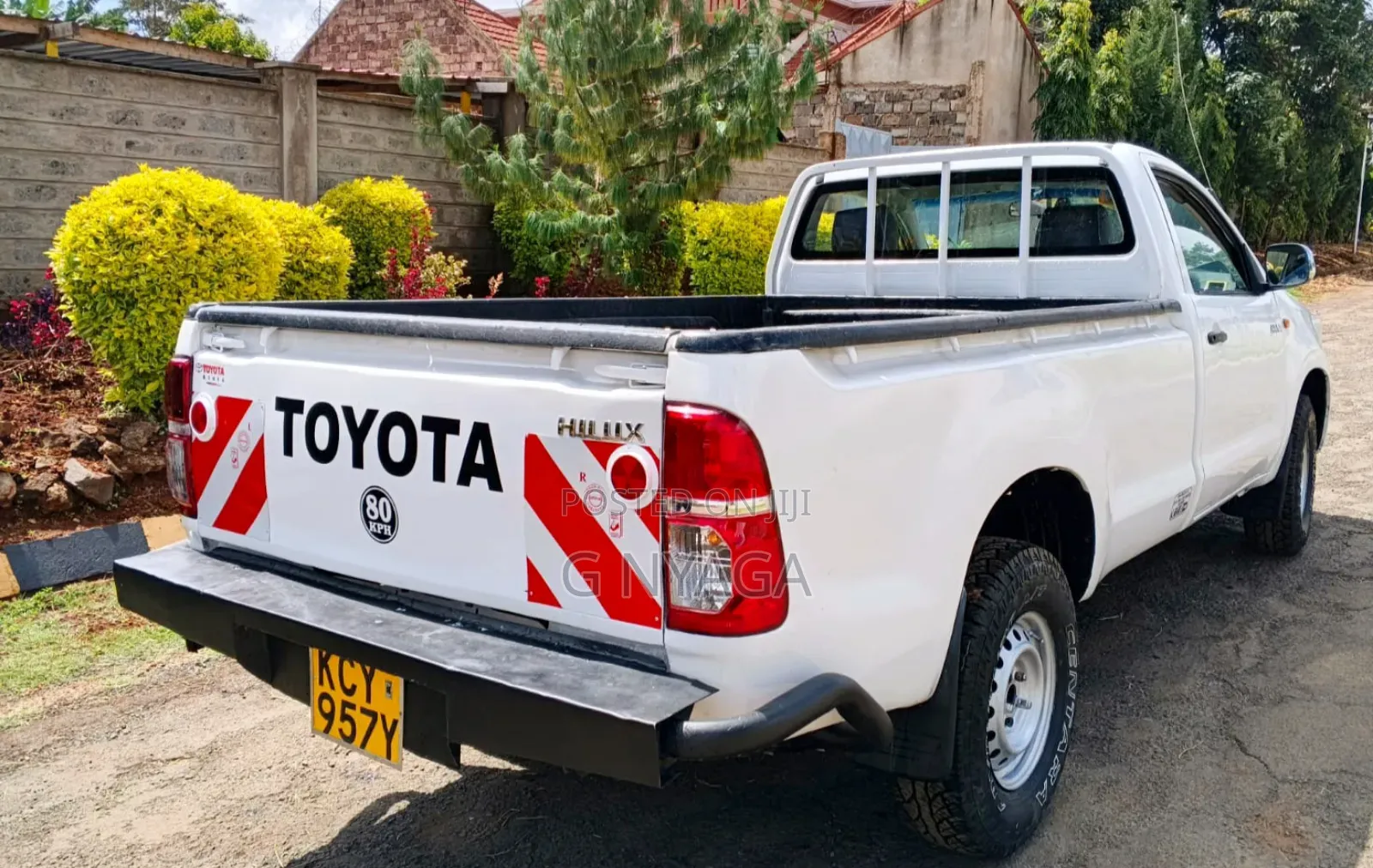 Toyota Hilux 2012 White