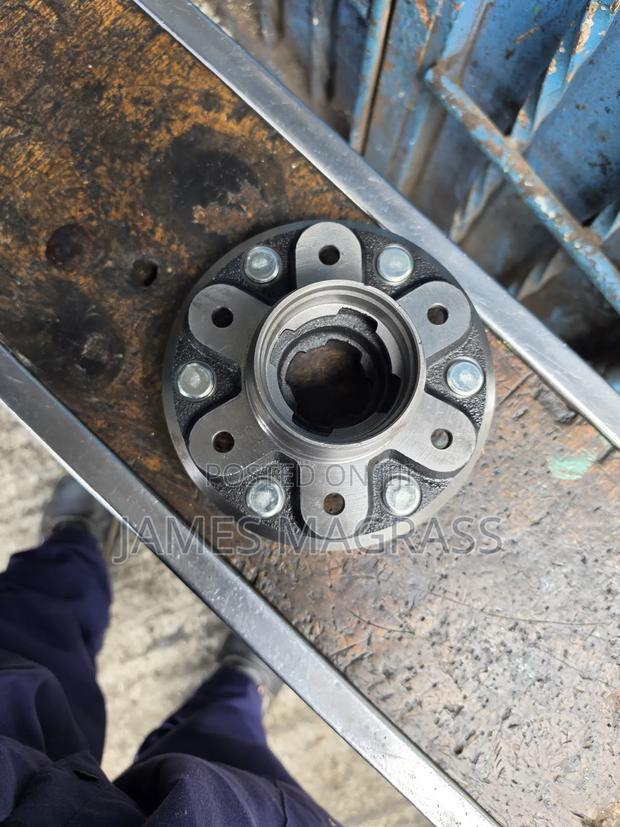 Hub Toyota Hiace 5l STD 6 - main view