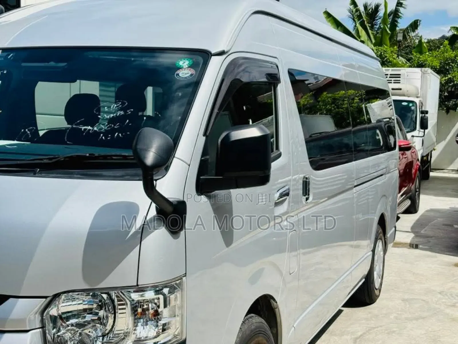 Toyota HiAce 2018 Silver