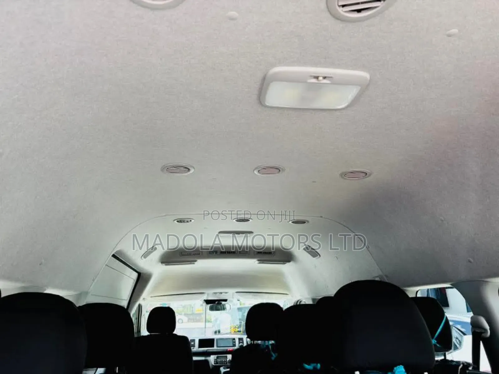 Toyota HiAce 2018 Silver