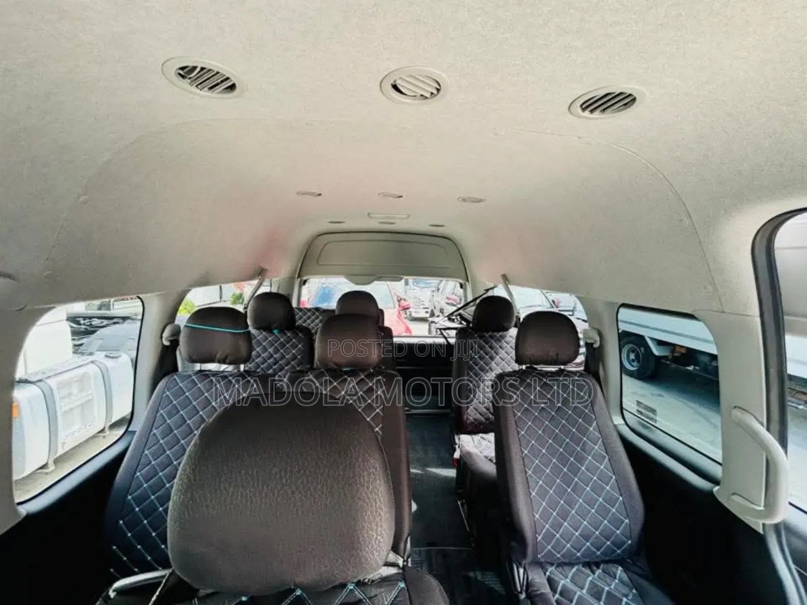 Toyota HiAce 2018 Silver