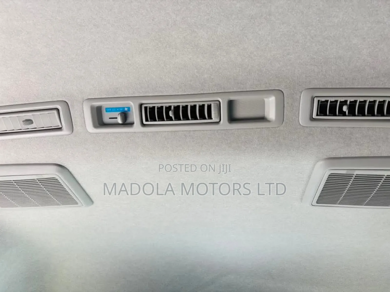 Toyota HiAce 2018 Silver