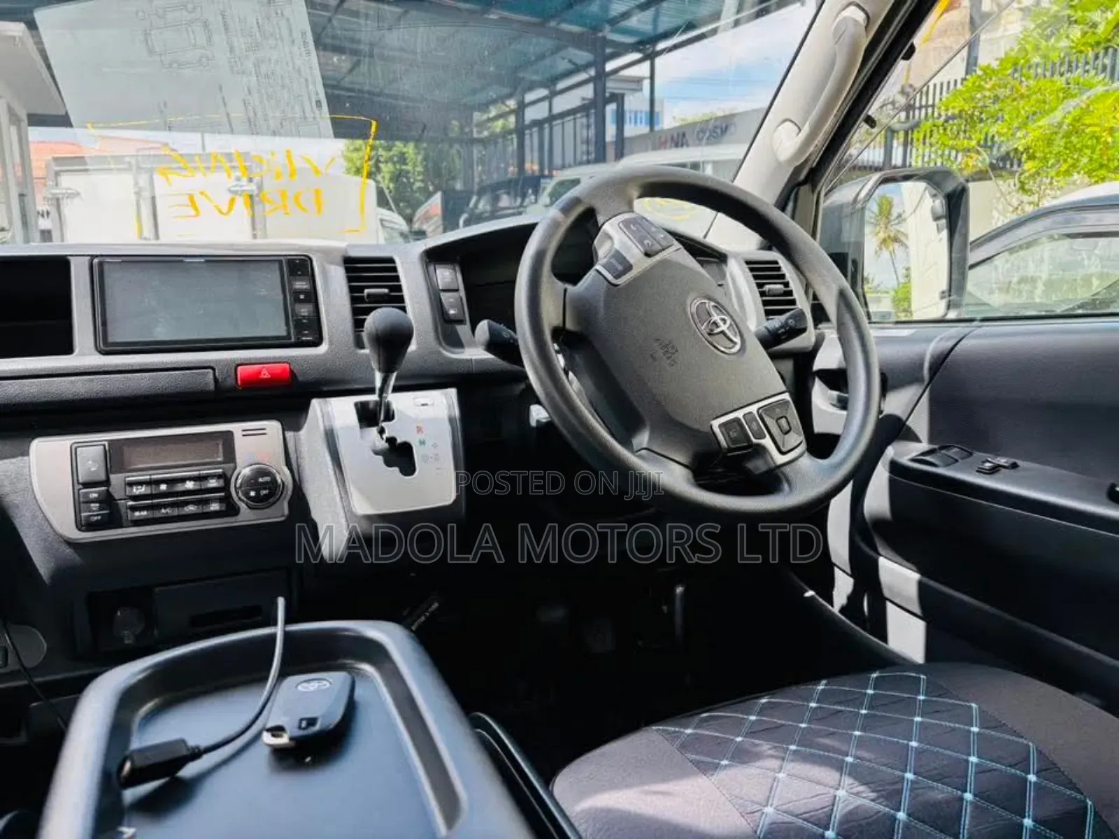 Toyota HiAce 2018 Silver