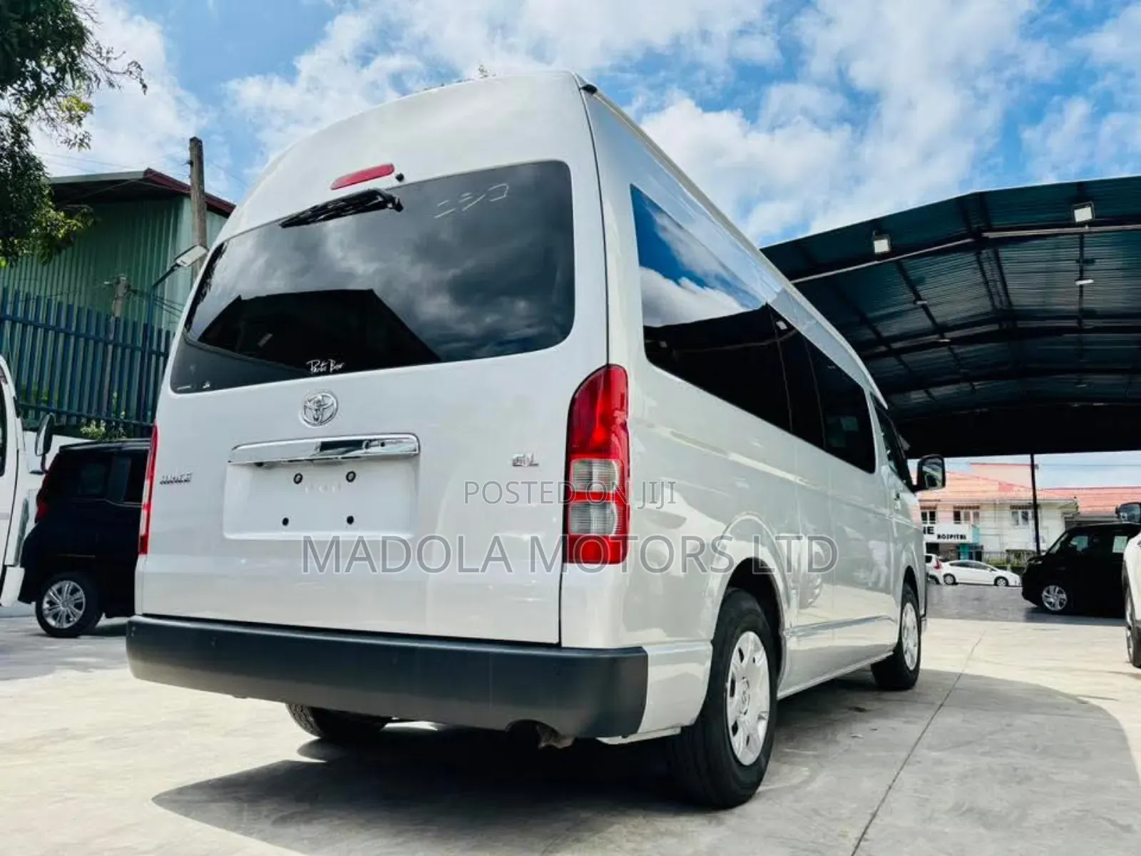 Toyota HiAce 2018 Silver